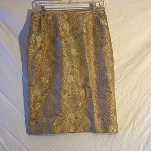 Le Suit Design Skirt Gold and Gorgeous style Size 8